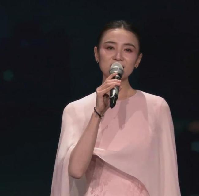 蛇年春晚四美最大53岁最小41岁 颜值大考谁能胜出？