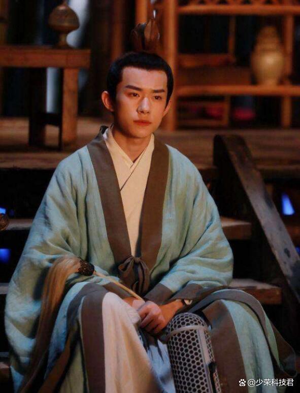 易烊千玺：进下一个角色需要缓口气 追求独特与挑战自我