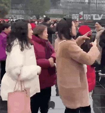 春晚后劲太大了 分会场旅游火爆 各地游客纷纷打卡春晚同款地标