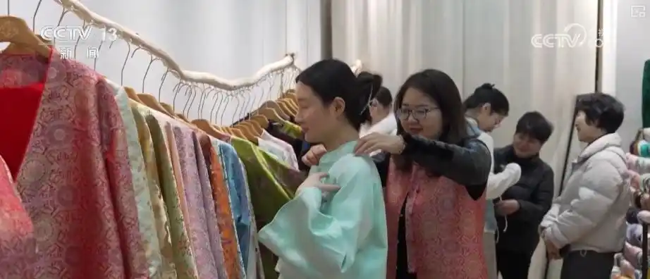 喜羊羊与灰太狼之蛇年新春贺岁_新年遇到蛇怎么解释_当蛇年新春遇上“两新”扩围