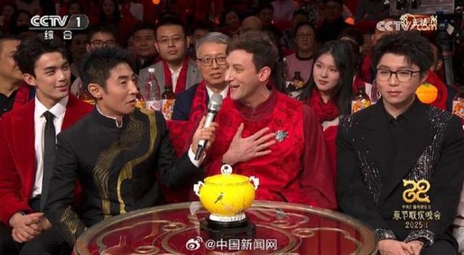 埃文凯尔哭着告别中国3月还来 难忘旅程改变一生