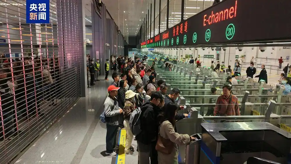 港珠澳大桥春节“爆单”_港珠澳大桥y_港珠澳大桥春节期间免费吗