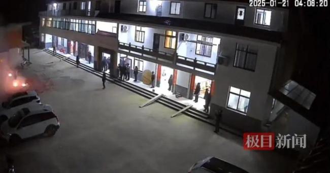 堂兄弟5人共墙重建老宅花两百万 家族团结引网友羡慕