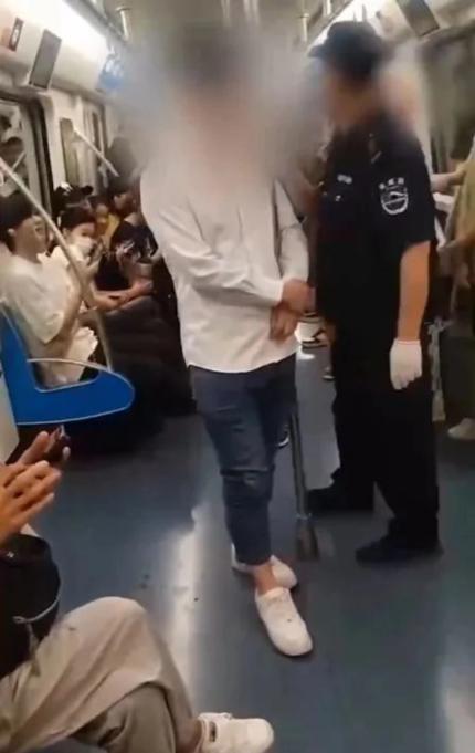 成都地铁被诬陷男子要结婚了 新生活新篇章