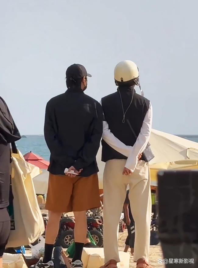 白宇魏大勋同游三亚