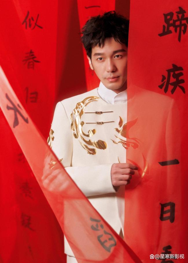 白宇魏大勋同游三亚 男神同框引热议