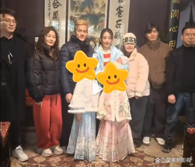 郭富城陪老婆回内地拜年 天王接地气引发热议