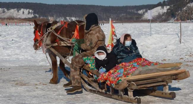 第一批去漠河受罪的年轻人回来了 体验极寒的“幸福”
