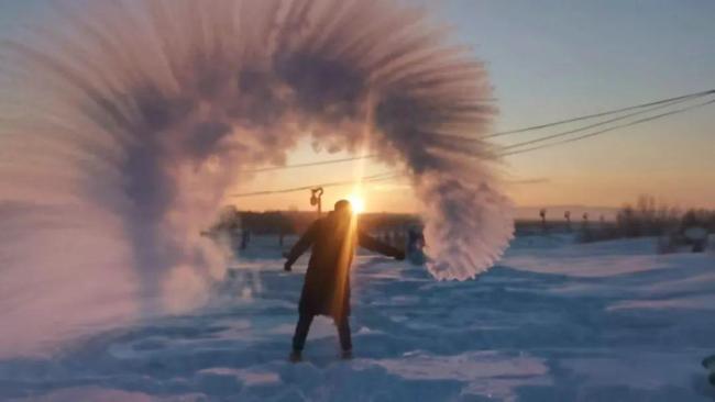 第一批去漠河受罪的年轻人回来了 体验极寒的“幸福”