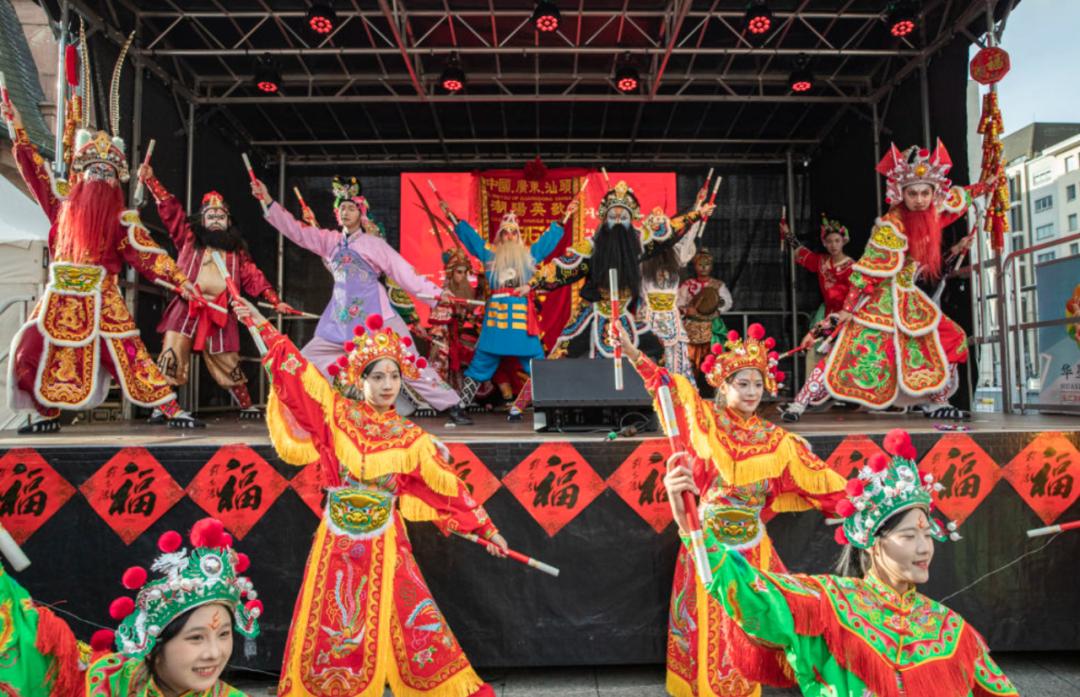 外籍歌舞_老外专场舞蹈_英歌舞让老外“入戏太深”