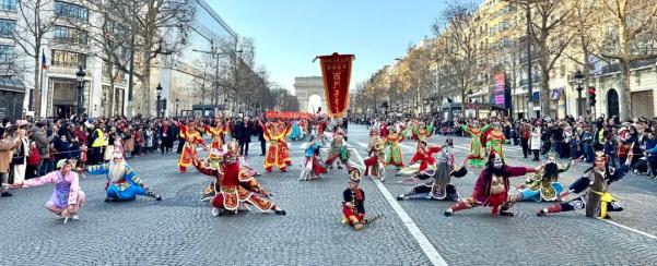 老外专场舞蹈_英歌舞让老外“入戏太深”_外籍歌舞