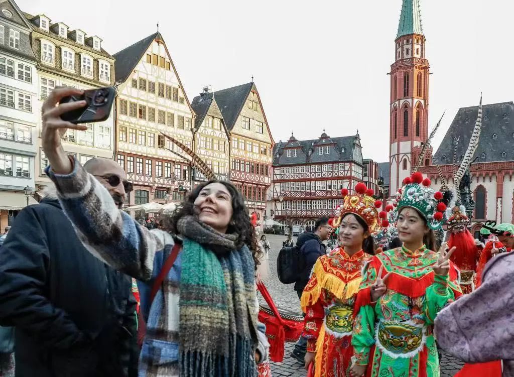 外籍歌舞_老外专场舞蹈_英歌舞让老外“入戏太深”