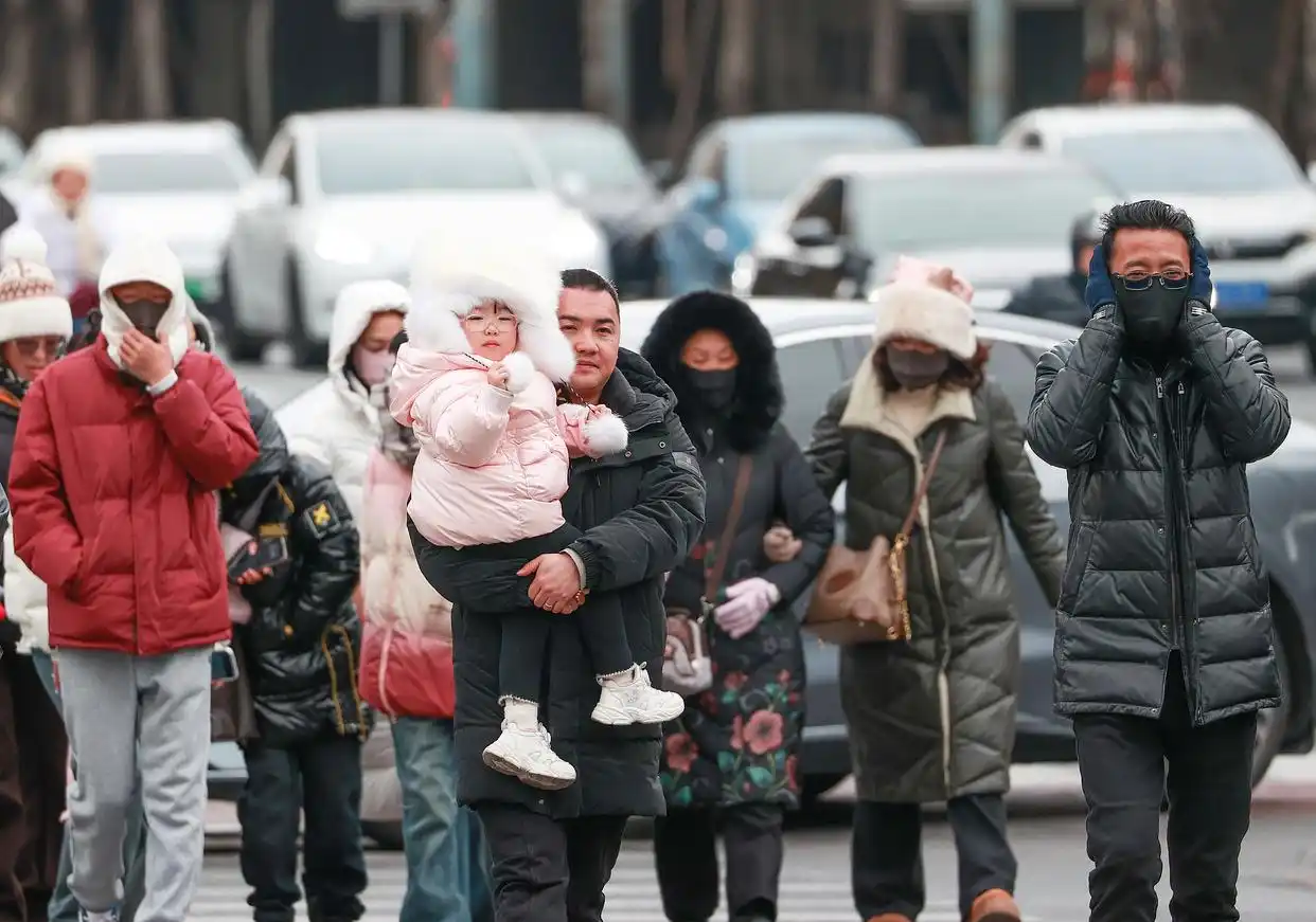 北京大风几级_北京大风预警升级_北京现13级极大风