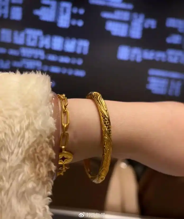 哪吒和吕布买哪个好_第一批买哪吒金镯的人已赚麻了_微信38元买镯送手表