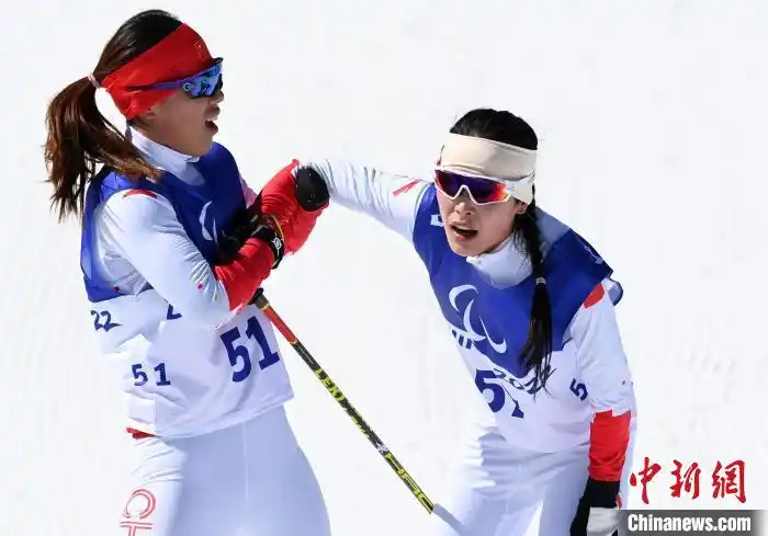 升起四面五星红旗_升起五星三面红旗的原因_三面五星红旗同时升起