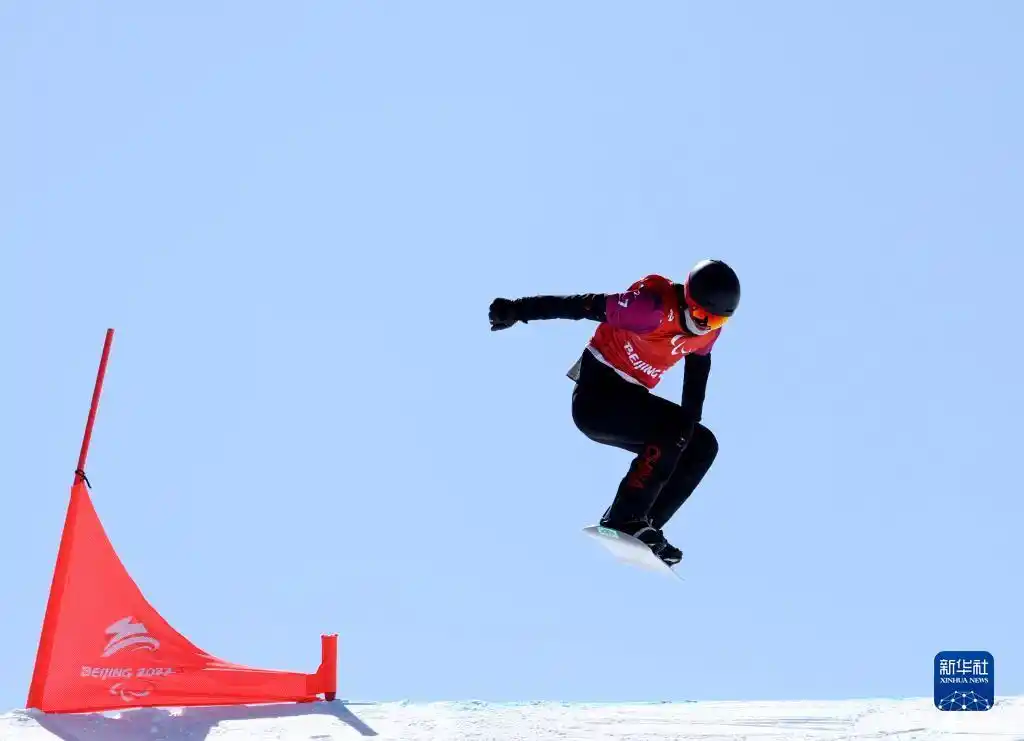 升起三面国旗_升起五星三面红旗的原因_三面五星红旗同时升起