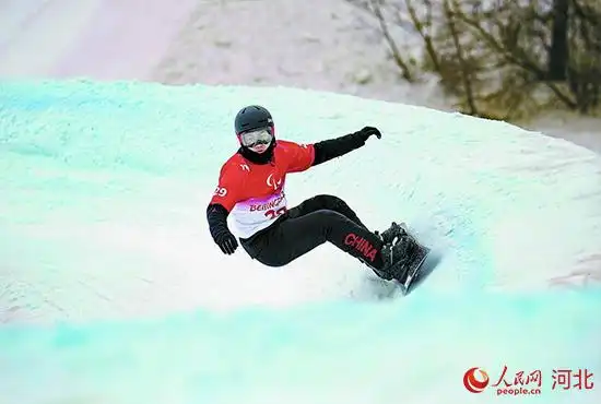 升起四面五星红旗_三面五星红旗同时升起_升起五星三面红旗是什么歌