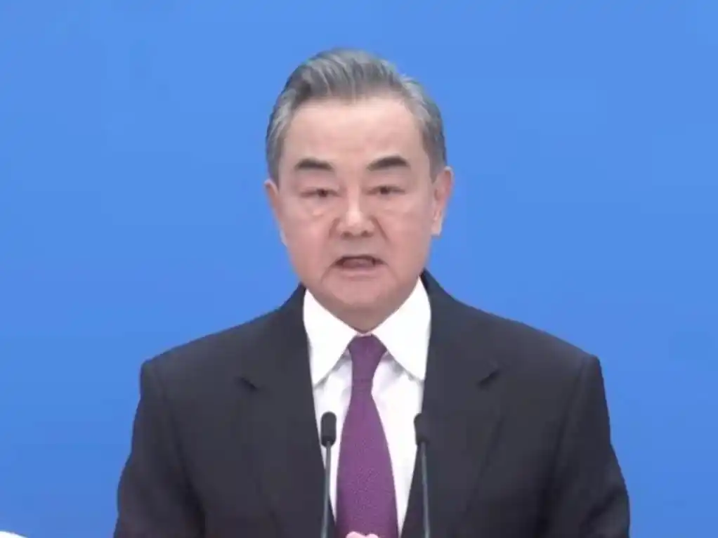 升起五星三面红旗是什么歌_三面五星红旗同时升起_升起五星三面红旗的句子