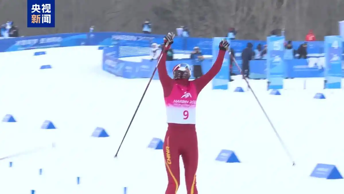 三面五星红旗同时升起_升起五星三面红旗的原因_升起五星三面红旗的句子