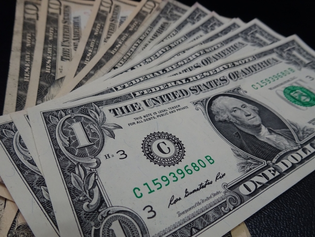 金价疯涨 逼近870元每克 黄金市场购销两旺