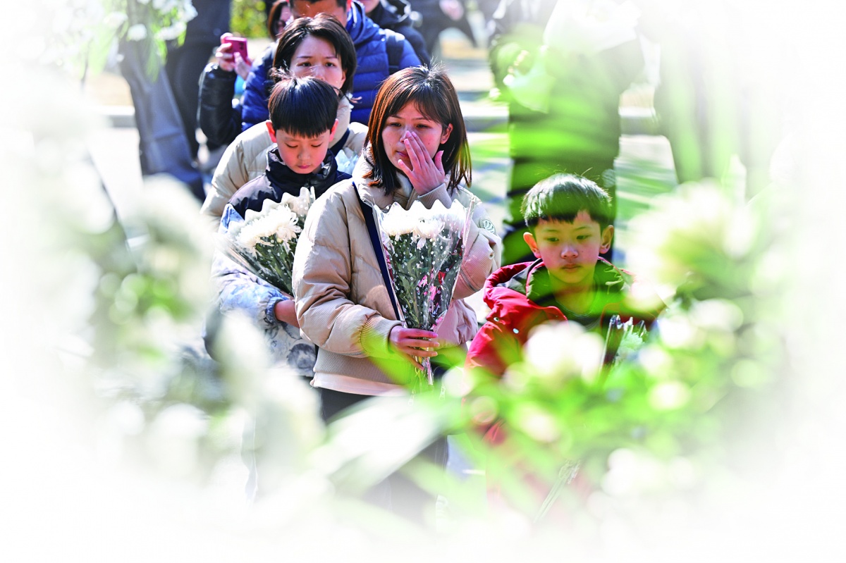 一人一倾城的意思_倾尽一城花 只为奠一人_倾尽一人什么意思