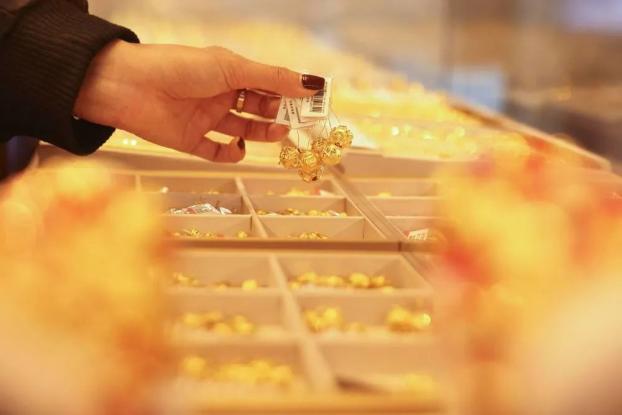 赠白马王彪_跳江救人白马主人获赠新白马_赠白马王彪其六