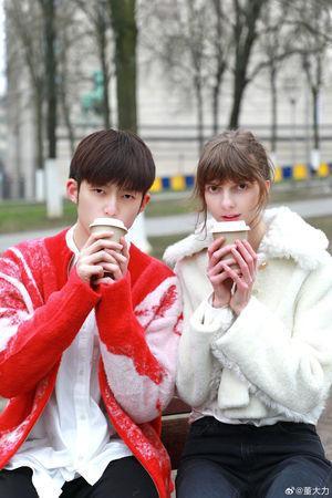 董力与外国女友官宣结婚