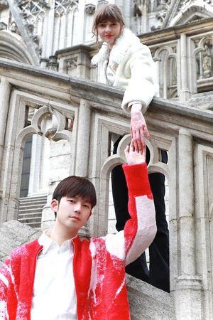 董力与外国女友官宣结婚 甜蜜时刻获粉丝祝福