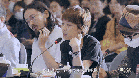 马伊琍说依然相信爱情 成为更好的自己