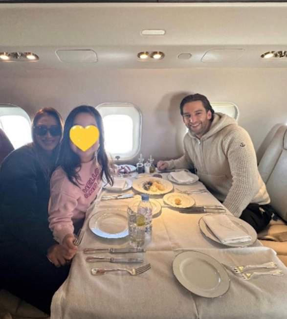 谢婷婷的哥哥_谢霆锋妹妹谢婷婷官宣恋情_谢霆锋谢婷婷小时候照片