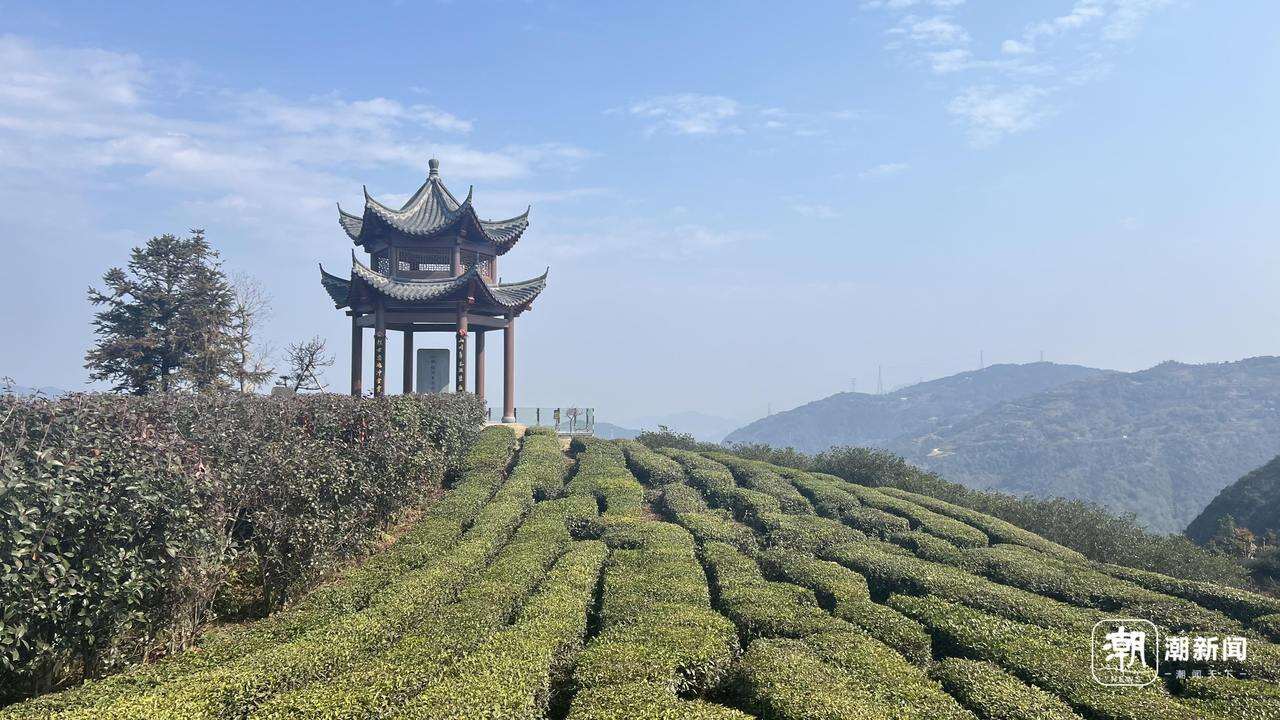 风翩翩云芊芊青山绿水间_绿水青山间_爱在青山绿水间