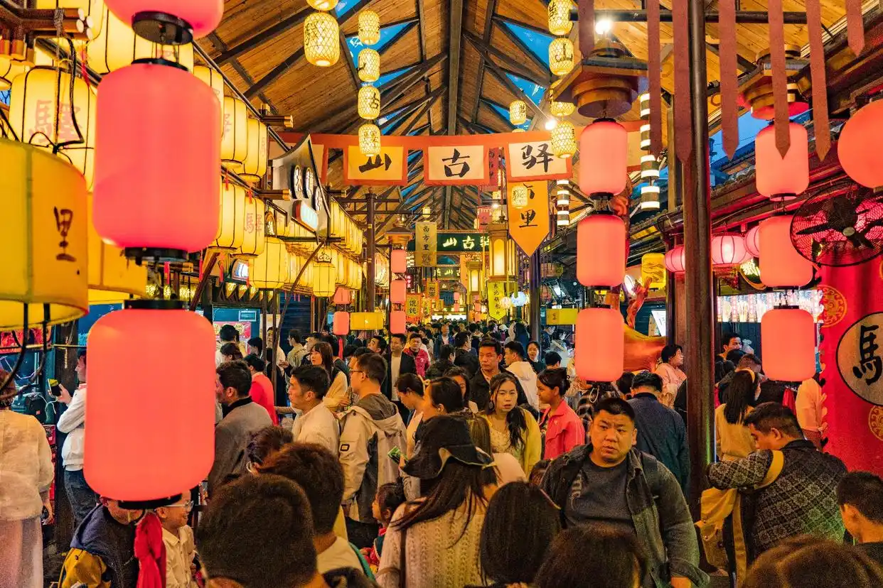 青山绿水间下一句诗词_绿水青山间_电视剧爱在青山绿水间