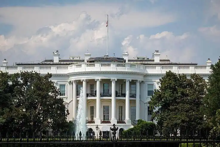 马斯克几号带狗狗币_马斯克妈妈邓云迪对话_马斯克带三个娃与莫迪会谈