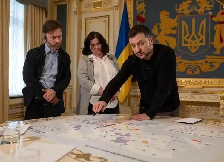 马斯克妈妈邓云迪对话_马斯克几号带狗狗币_马斯克带三个娃与莫迪会谈