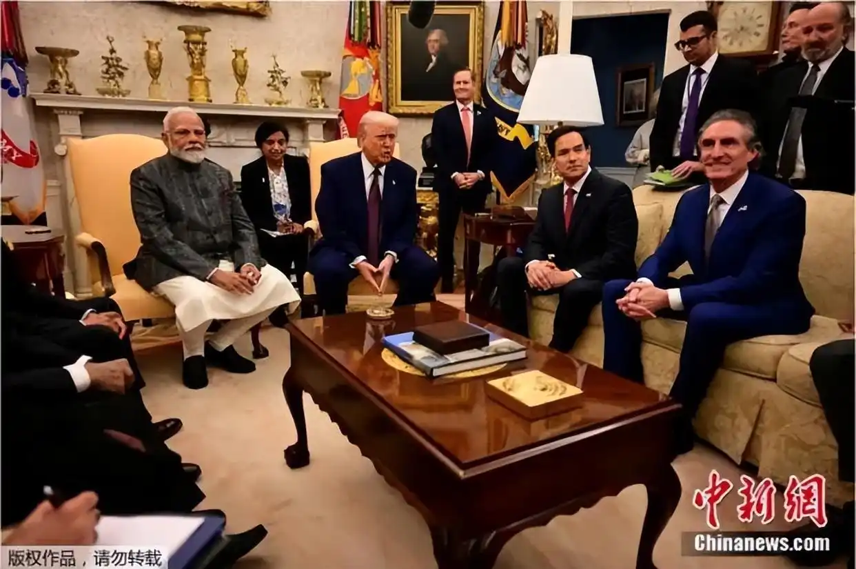 特朗普在白宫大闹_特朗普白宫大发雷霆_白宫挂着特朗普“嫌犯大头照”