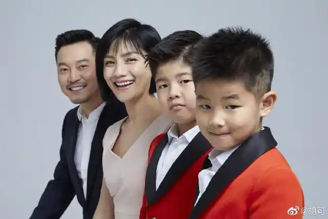 沙溢和胡可的家_胡可晒全家福为沙溢庆生_胡可沙溢的全家福