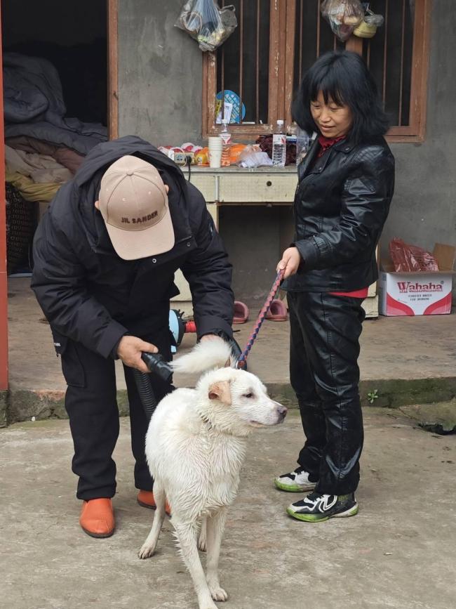 四川被拐男子靠腊肉折耳根锁定家乡 40年终团圆