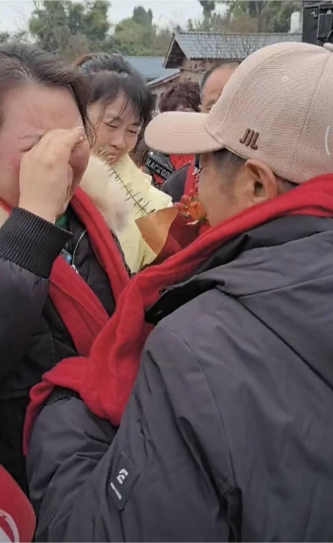 四川被拐男子靠腊肉折耳根锁定家乡 40年终团圆