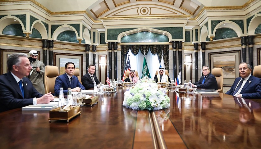 沙特与俄罗斯石油最新消息_沙特问题_俄方在沙特“三谈一不谈”