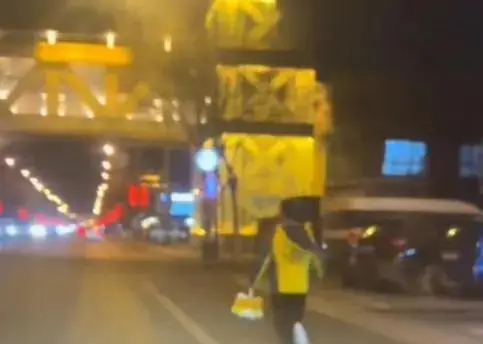 信用卡两年消失8000万张_信用卡2年没用_两年没用的信用卡怎么有年费