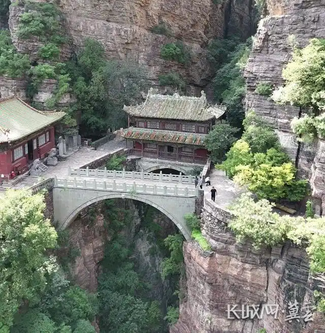 奉献人民精神食粮好词好句_奉献人民精神食粮好句摘抄_把最好的精神食粮奉献给人民