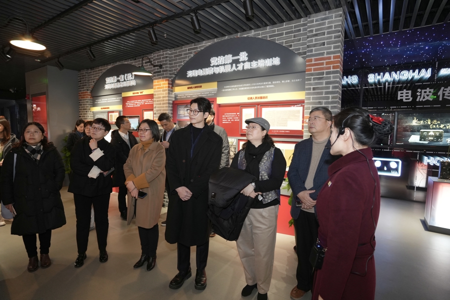 人民的奉献精神_奉献人民精神食粮好词好句_把最好的精神食粮奉献给人民