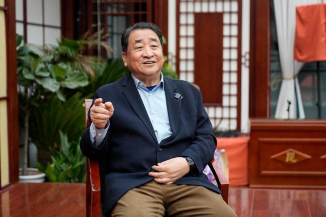 75岁姜昆：跟头翻不动但脑子不能老