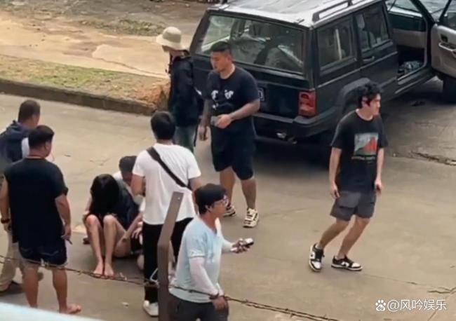 剧组拍戏车辆疑失控 撞伤12名群演 视频引发网络热议