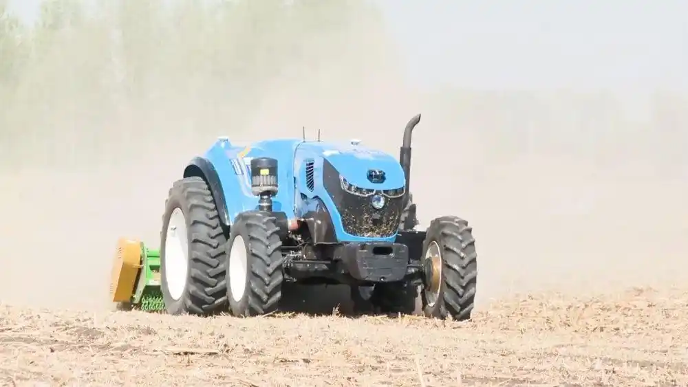 屏幕背后的人_千亩粮田背后的一块屏幕_背后有屏幕的手机有哪些