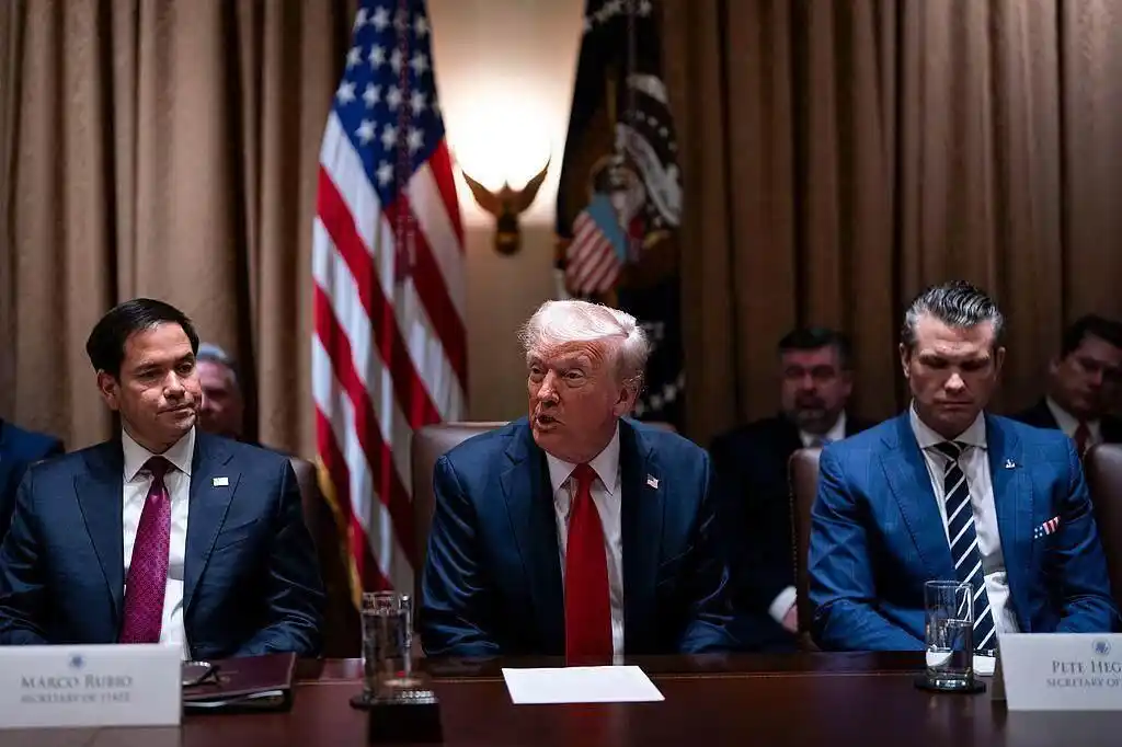 名侦探柯南漫画1047话情报_美上百名情报人员因色情聊天被解雇_眉山情报科人员