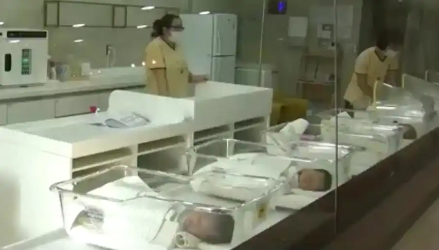 眉山情报科人员_名侦探柯南漫画1047话情报_美上百名情报人员因色情聊天被解雇