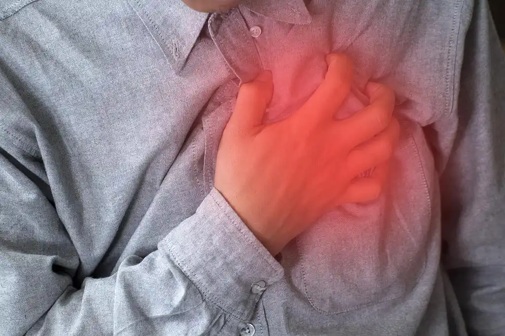 气胸是什么原因引起的_气胸是哪个部位疼_气胸是什么