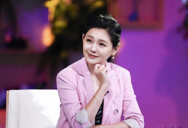 2025年已有12位名人离世 回顾那些离去的面孔