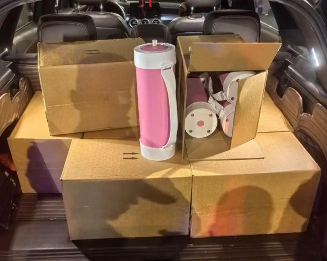 见到这种粉色“热水瓶”马上报警